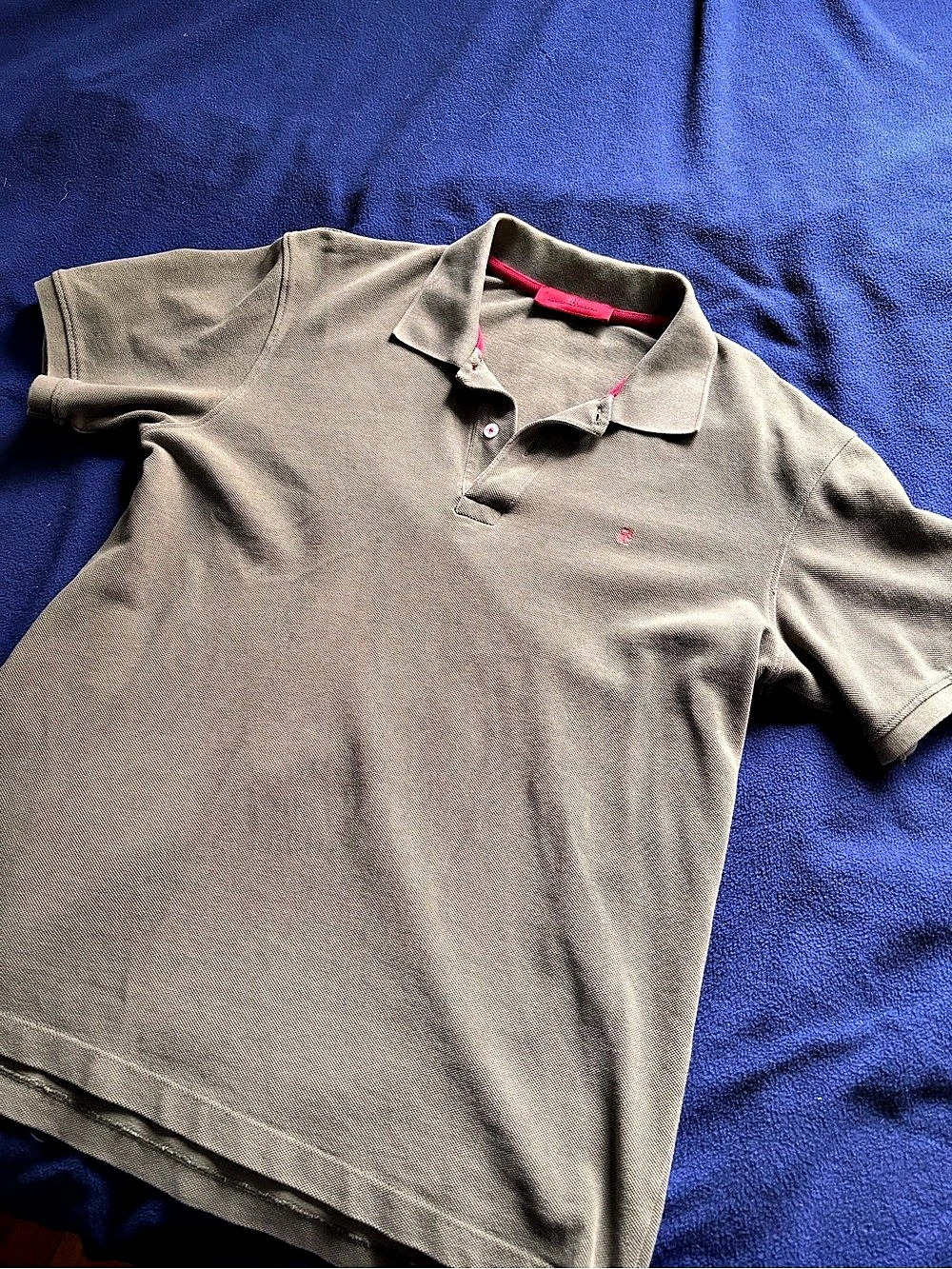 Vintage Carolina Herrera olive green polo medium